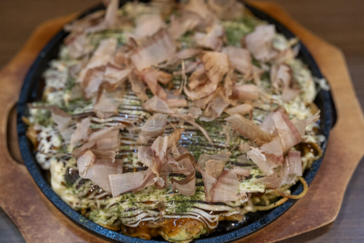 鉄板工房なかむらの豚玉モダン焼き