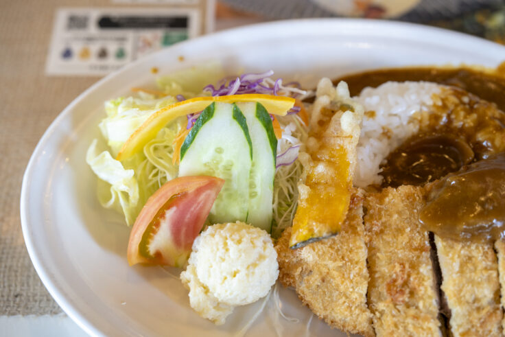 画像 喫茶カフェテリアのカツカレー2