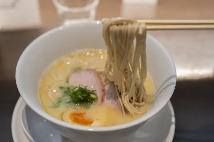 高松市サンポート「Haruo Santada」のラーメン | 旅カメラ