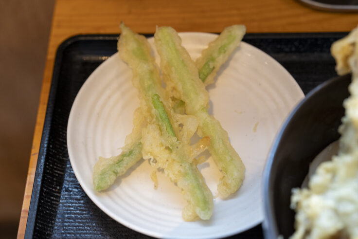情熱うどん わらくのアスパラ天