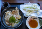 手打ちうどん 飩兵衛のとり天ぶっかけとアスパラ天