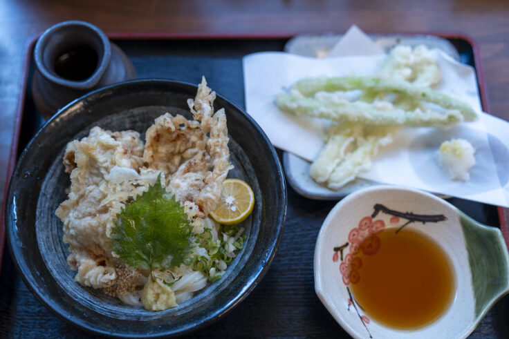 画像 手打ちうどん 飩兵衛のとり天ぶっかけとアスパラ天