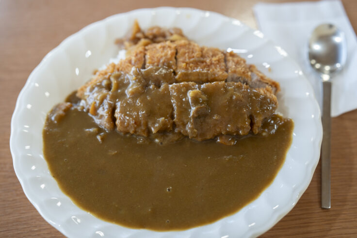 松美屋のカツカレー1