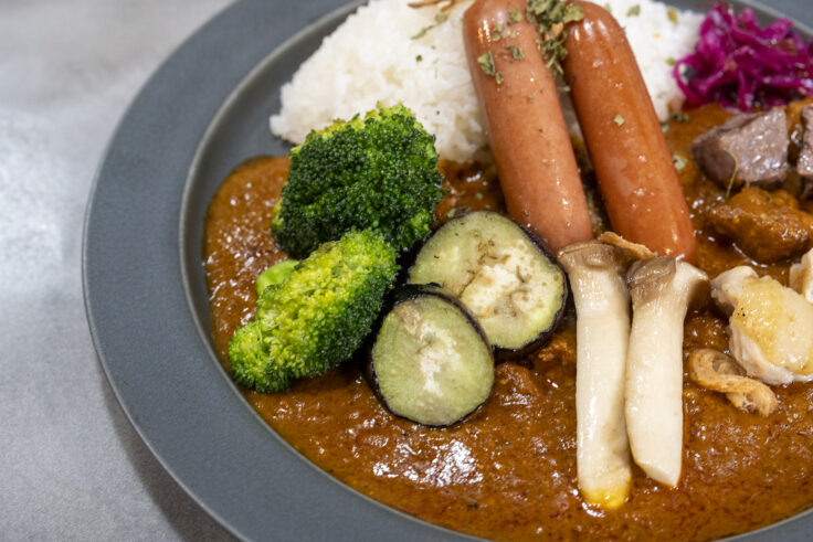 カレーと日用品ヒビノ商店のバーベキューグリルカレー2