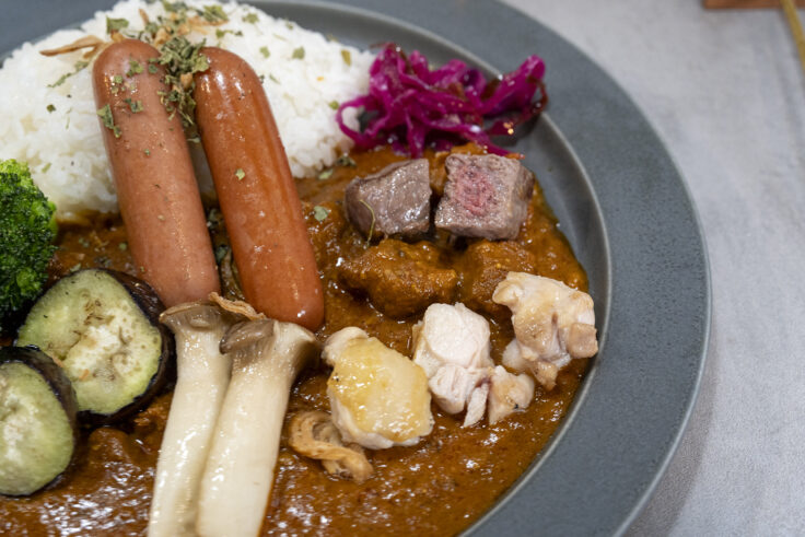 カレーと日用品ヒビノ商店のバーベキューグリルカレー3