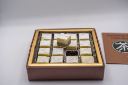 相傳御茶所「宇治園」の「栗ほうじ茶生ショコラ」3