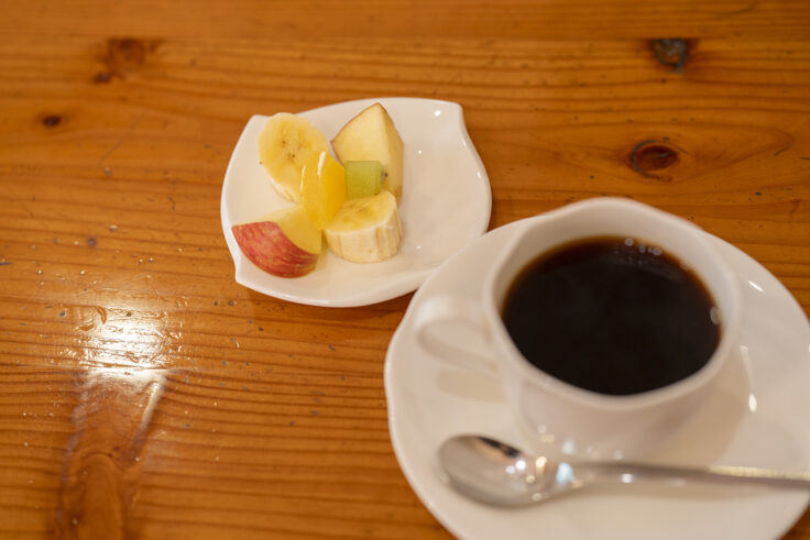 画像 茶杜のコーヒーとフルーツ