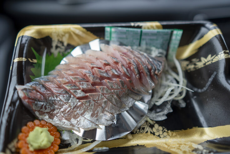 画像 マルナカ志度店のお魚屋さんで購入したアジの刺身