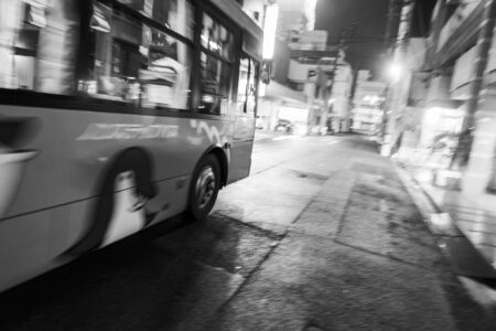 夜の雨とバス2