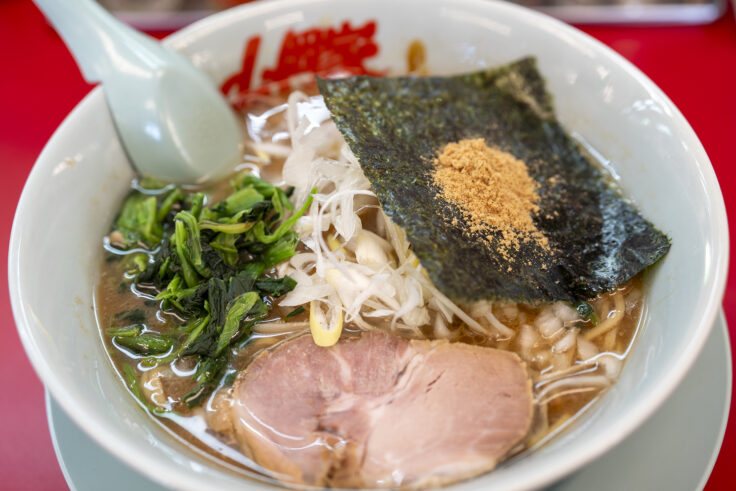 画像 ラーメン山岡の醤油豚骨ラーメン