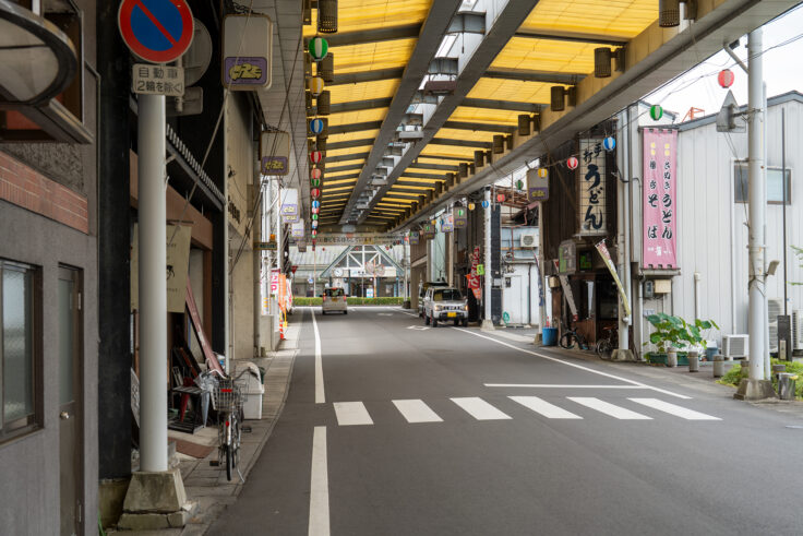 画像 JR阿波池田駅前のアーケード1
