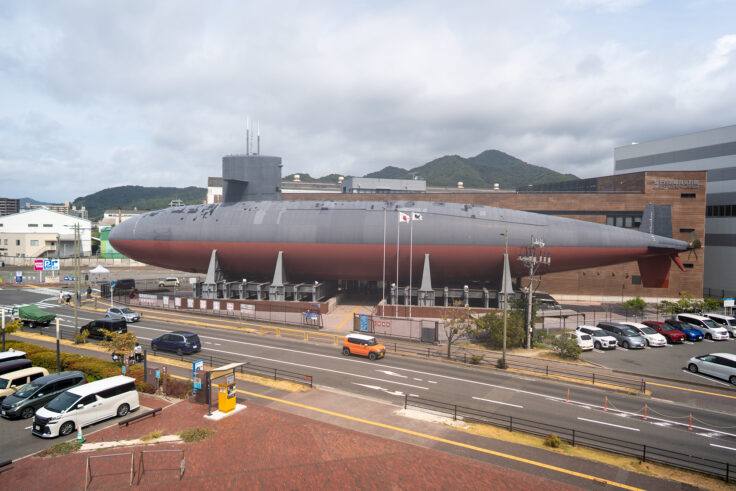 画像 大和ミュージアム3階潜水艦展望テラスからみた潜水艦「あきしお」