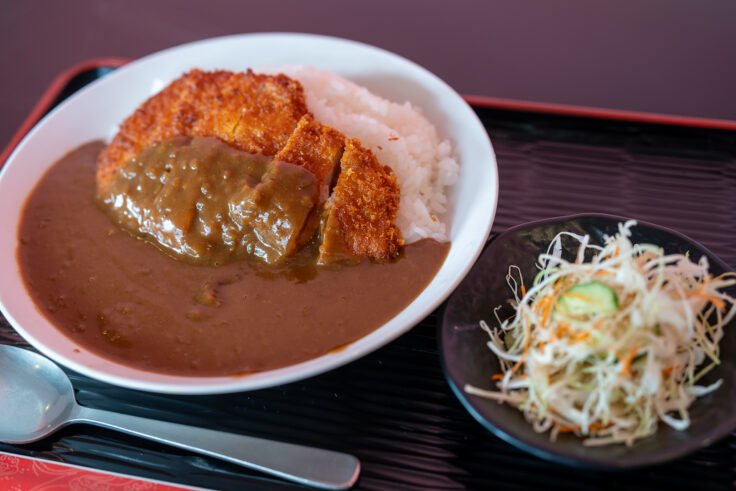 画像 正岡の焼肉レスト 本店の厚切りトンカツカレー