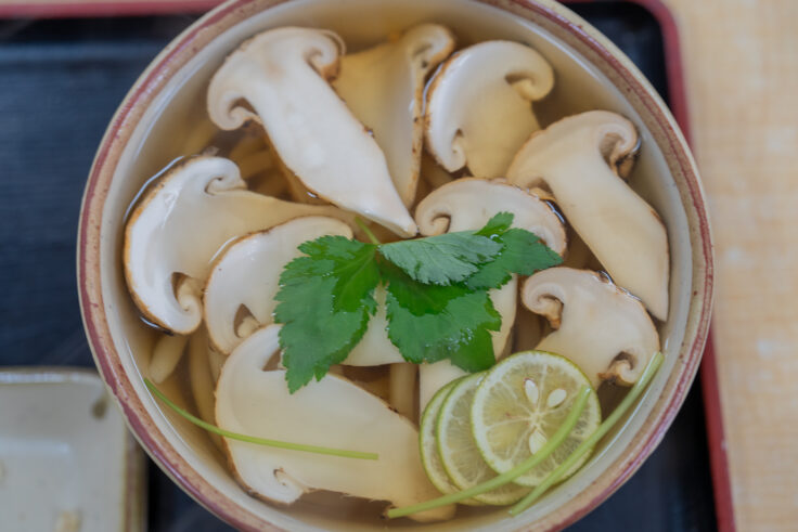 画像 手打ちうどんひさ枝のマツタケうどん