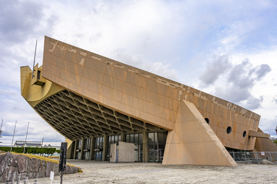 丹下健三氏設計の香川県立体育館 旅カメラ