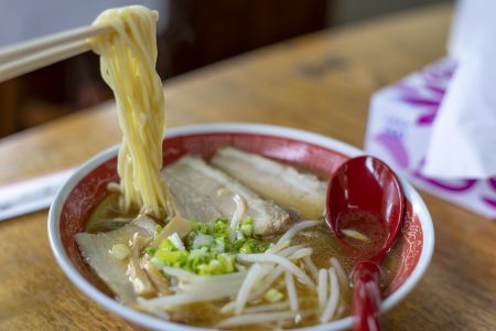 赤松食堂のチャーシュー麺リフトアップ