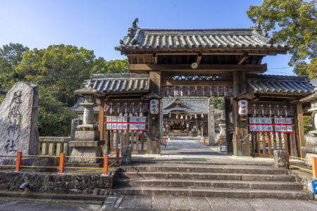 冠纓神社入口