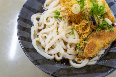うどん処さぬきやの天ぷらぶっかけの麺