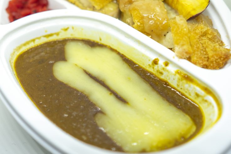 マサラ亭のチキンカツチーズカレー2