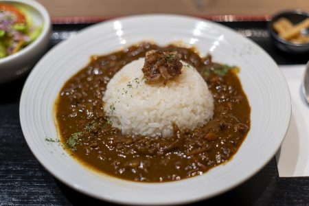 ステーキハウス听キーマカレー