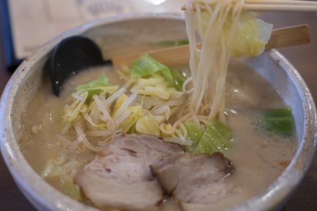 拉麺喫茶マルダのスタミナラーメンリフトアップ