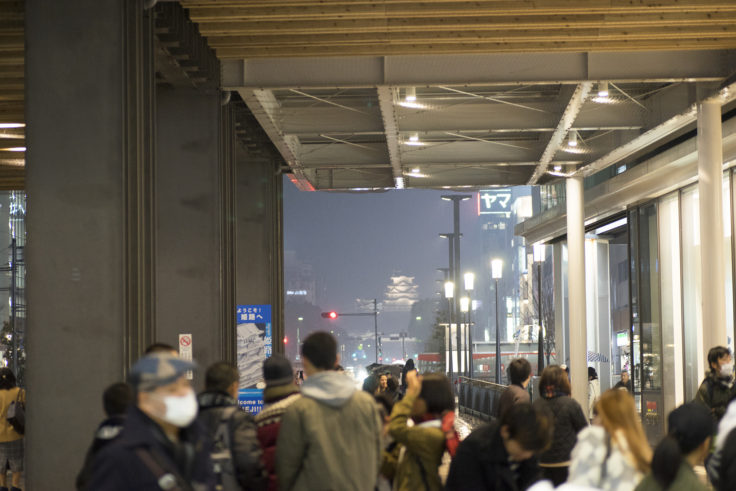 雨の日の姫路城