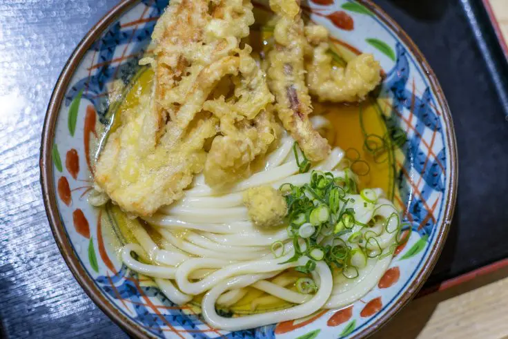 高松市 本格手打うどん麺むすび のぶっかけ 旅カメラ