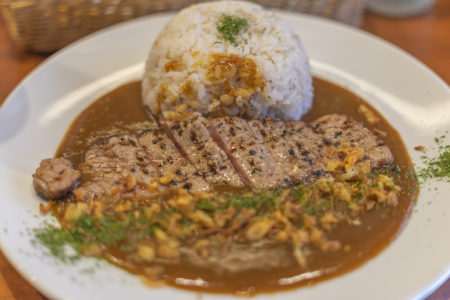 Bistro & Beer 3032のビーフステーキカレー