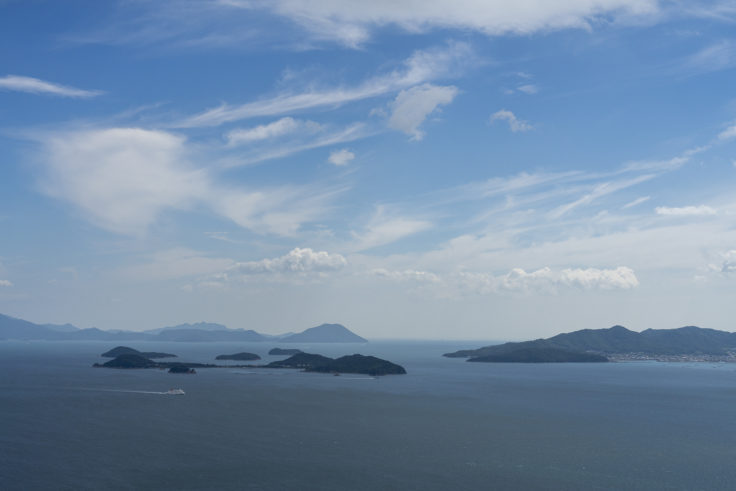 鷲ヶ峰展望台から見た大島