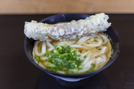 マルタニ製麺のかけうどん小とちくわ天