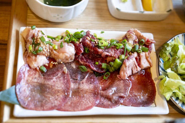 焼肉と釜炊きご飯 あおいの牛4種盛り定食