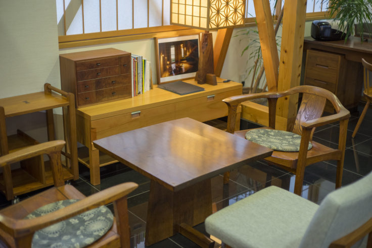 ジョージナカシマ記念館のカフェにある家具