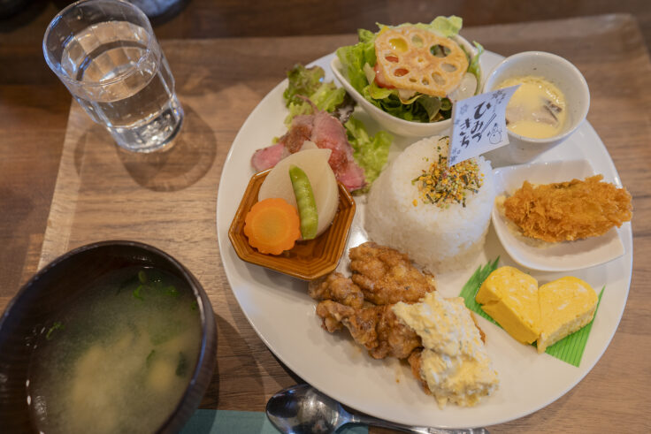 居酒屋ダイニングひみつきちおとな様ランチ1