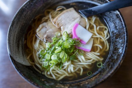 國安うどんのラーメン