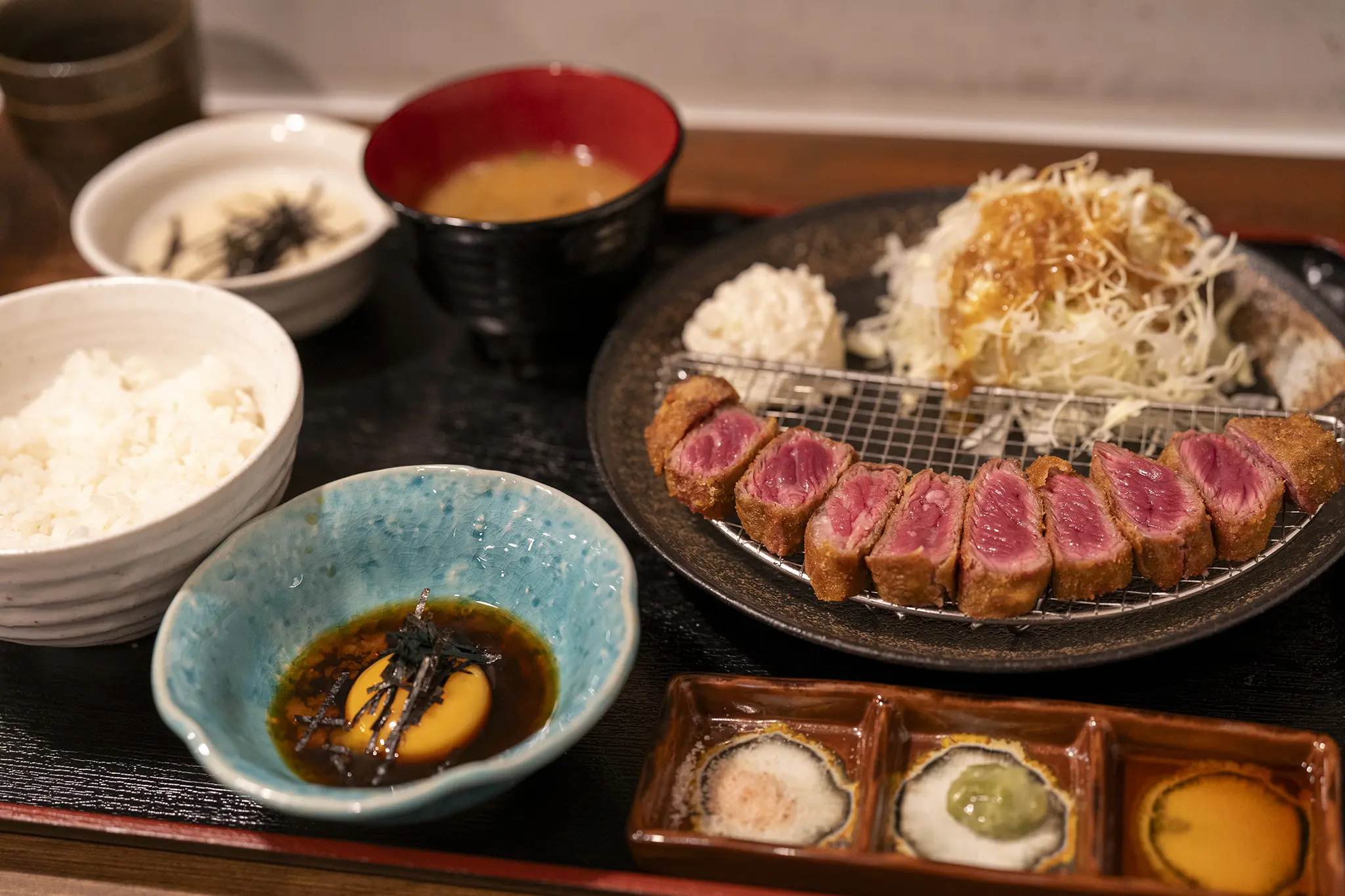 高松市新田町の牛かつ専門店「うし寅」 | 旅カメラ