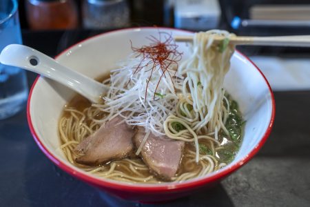 いりこらーめん銀のダルマの醤油ラーメンリフトアップ