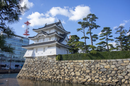 玉藻公園東門（大手門）南側