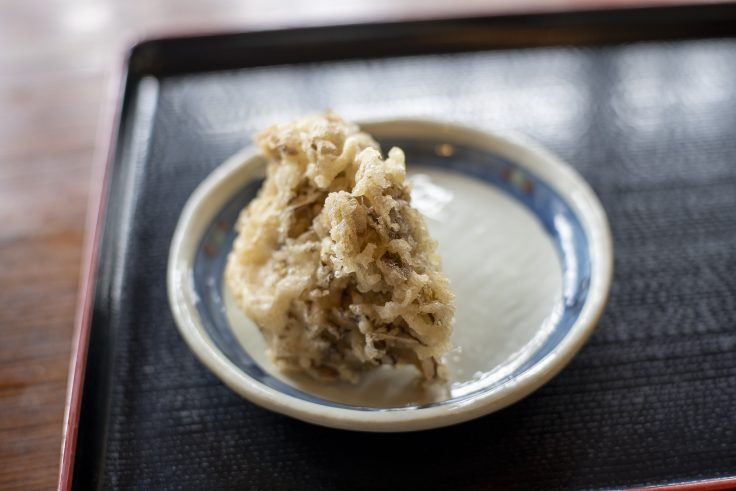 上野製麺所のマイタケ天ぷら