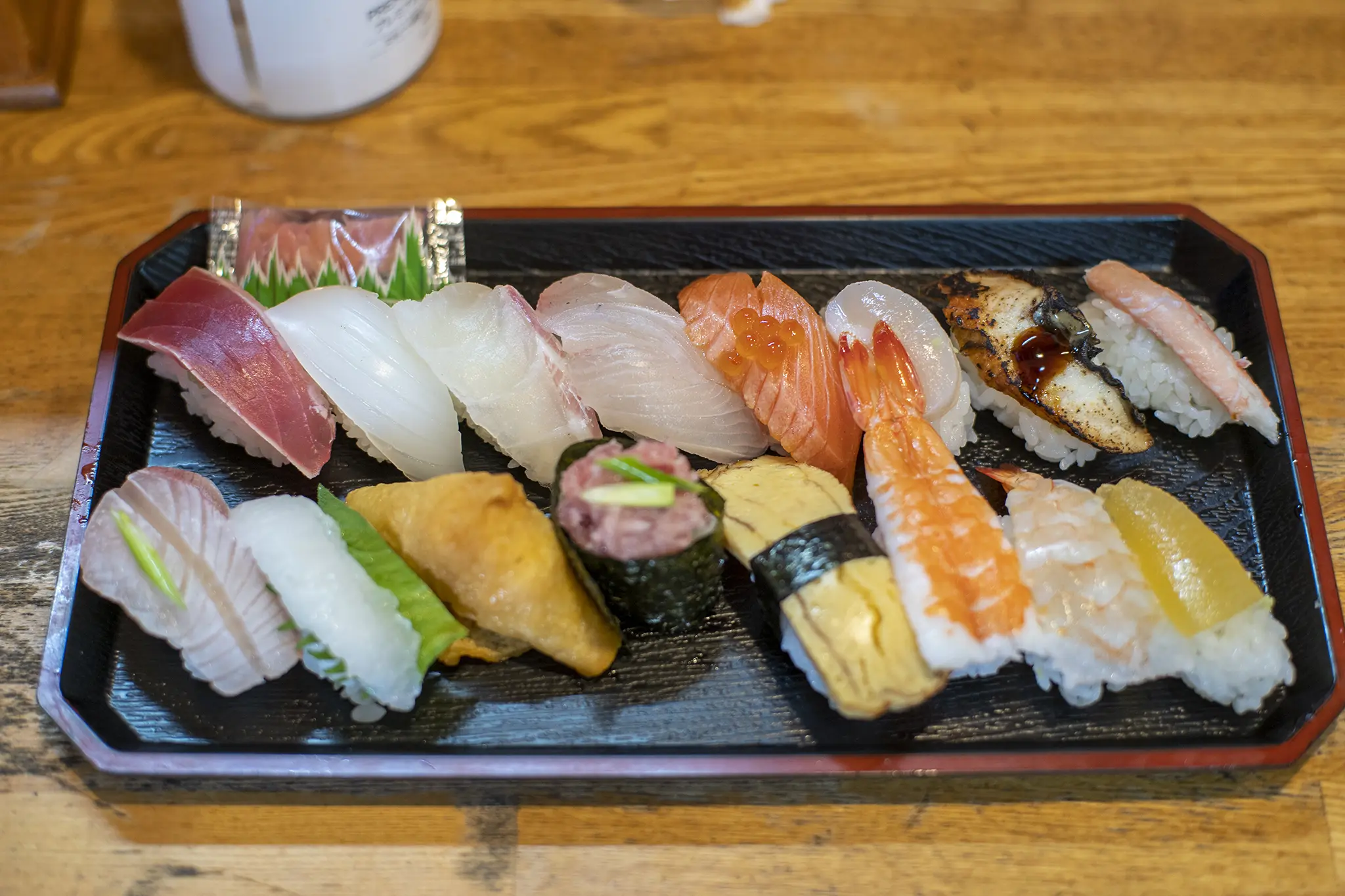 高松市牟礼町「すみだ川」16貫1,000円の寿司ランチ | 旅カメラ