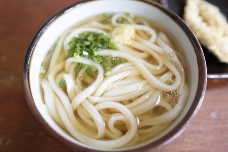 手打うどん讃州めんめのかけうどん中