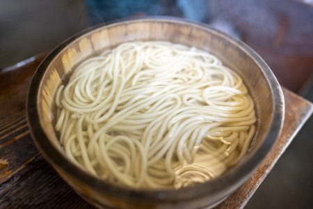 わら家のたらいうどん